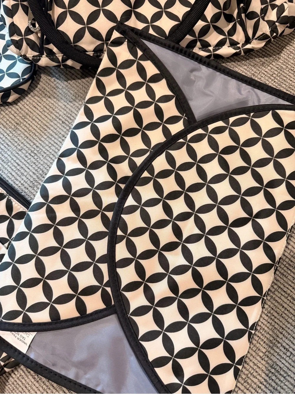 6 piece Geometric Black & Cream Tote Baby Bag Set Storage Pouches Changing mat